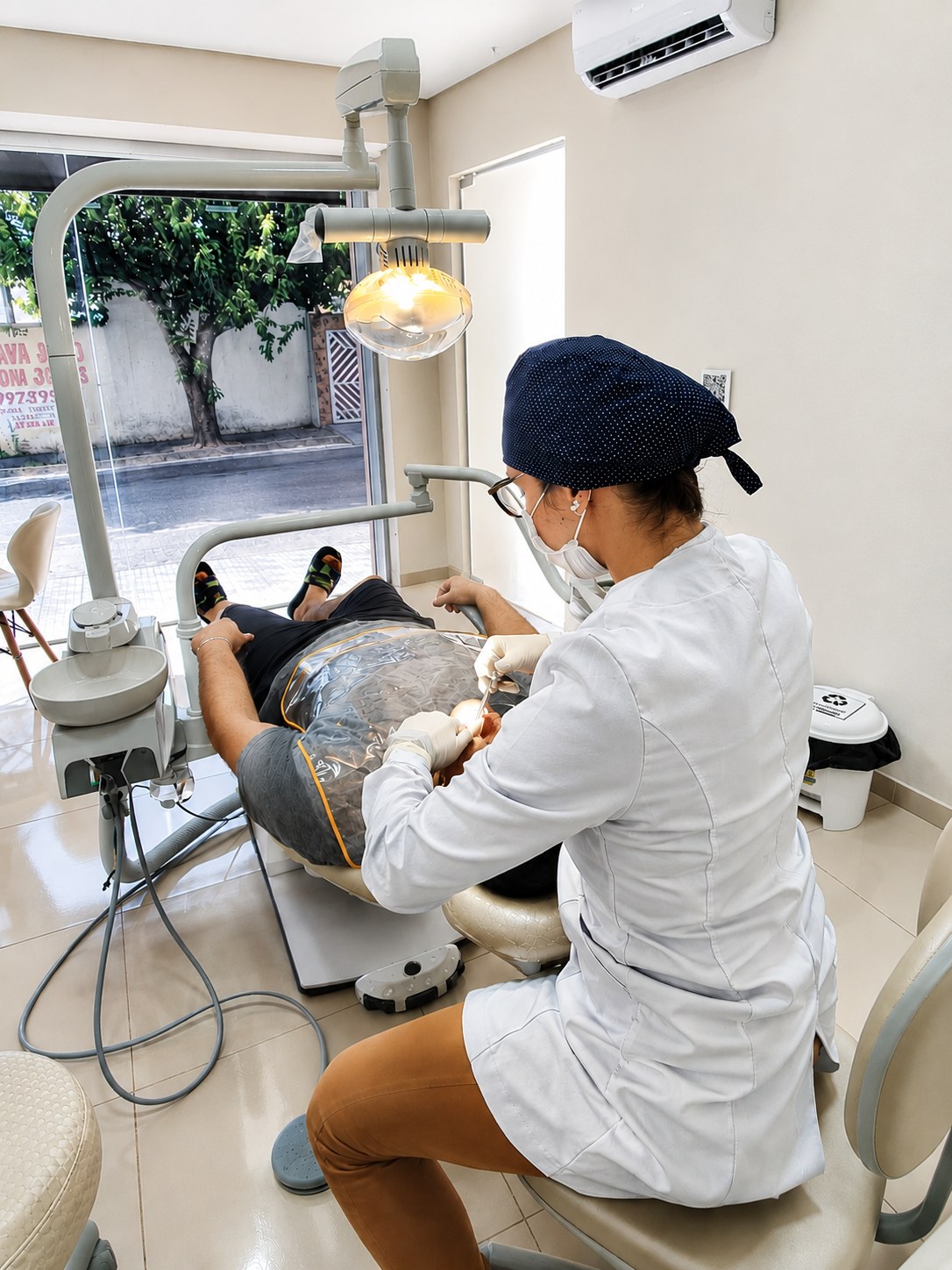 Atendimento de facetas dentárias no consultório da Odontologia Oliveira